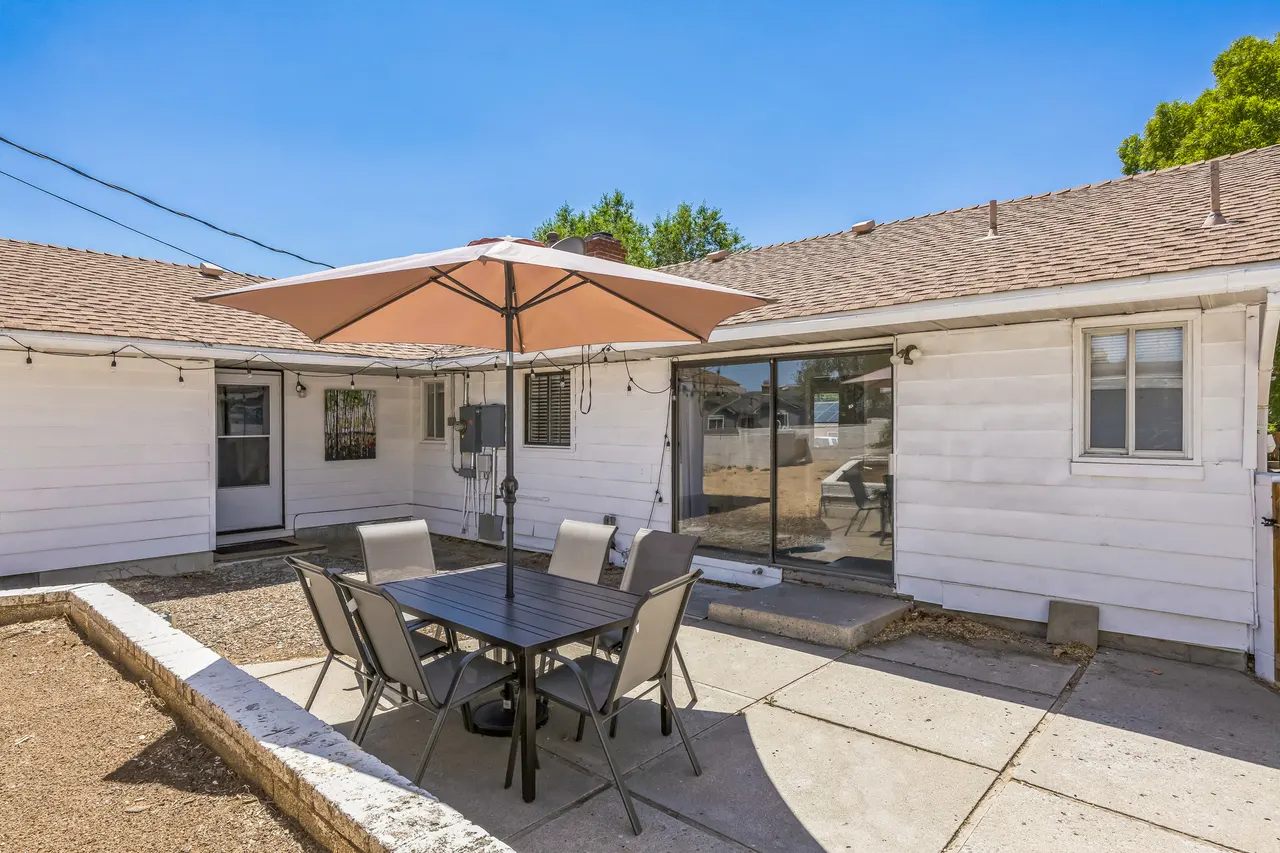 3 br/2 ba Walking Distance to Renown and VA