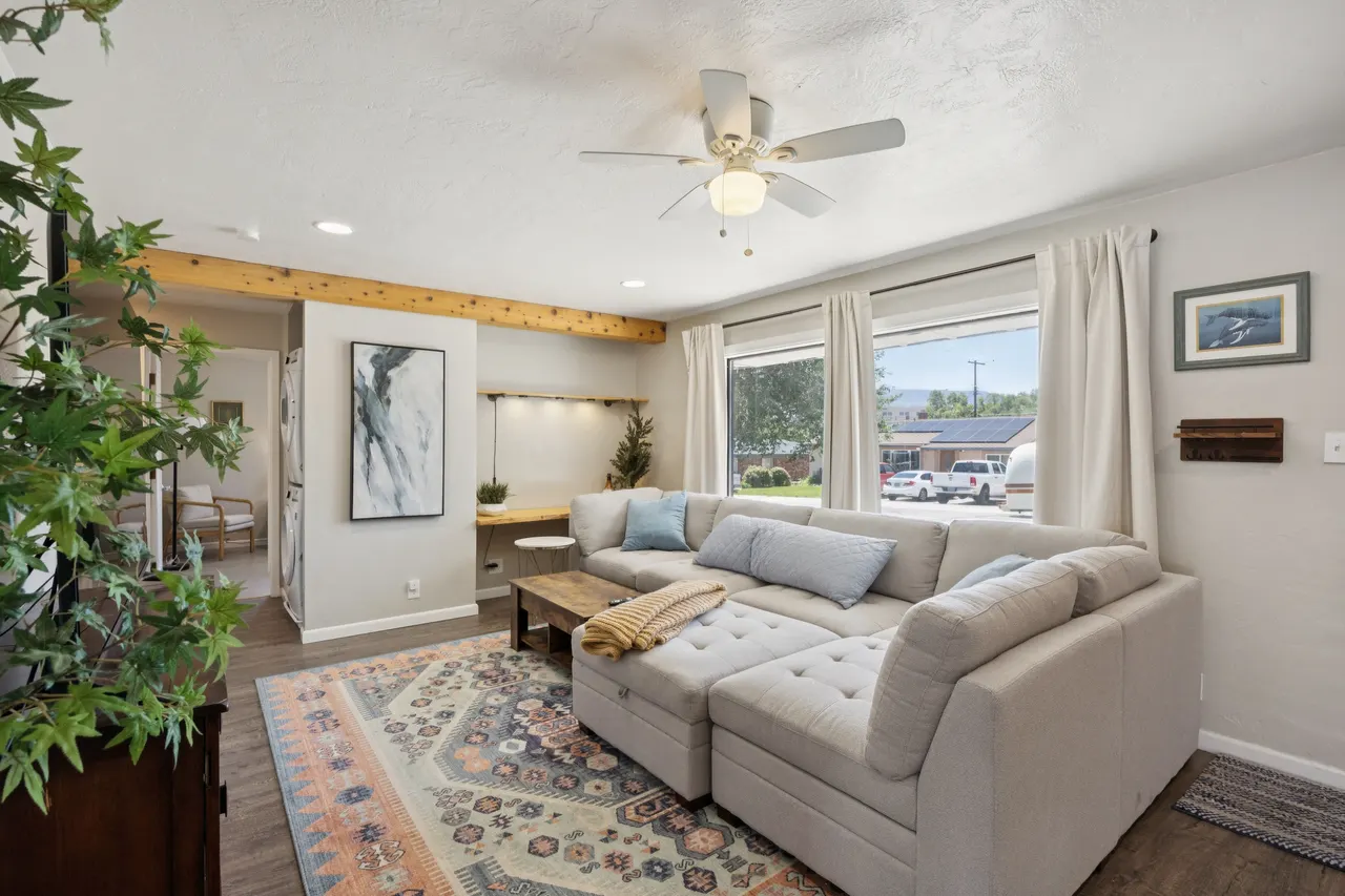 3 br/2 ba Walking Distance to Renown and VA