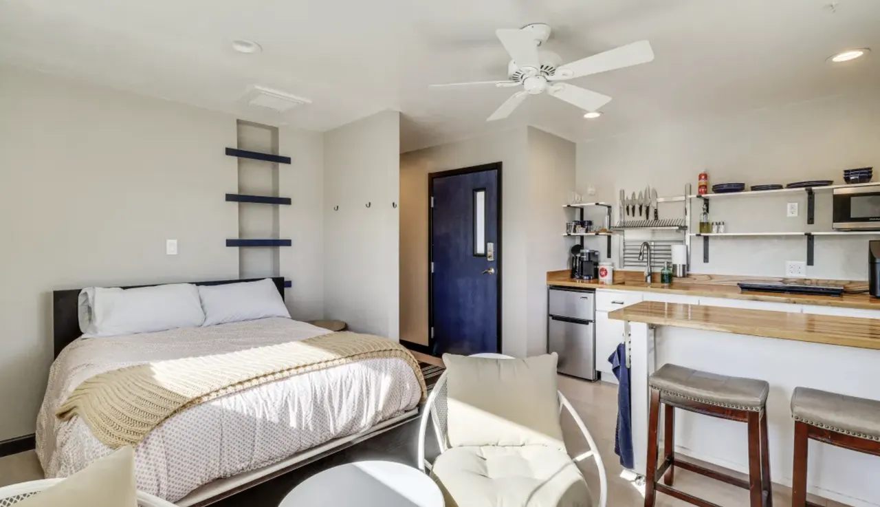 Studio Near Renown and VA Reno