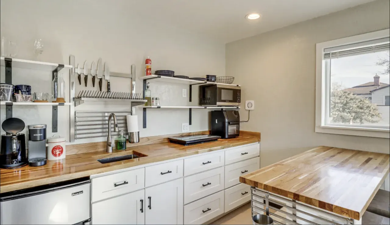 Studio Near Renown and VA Reno
