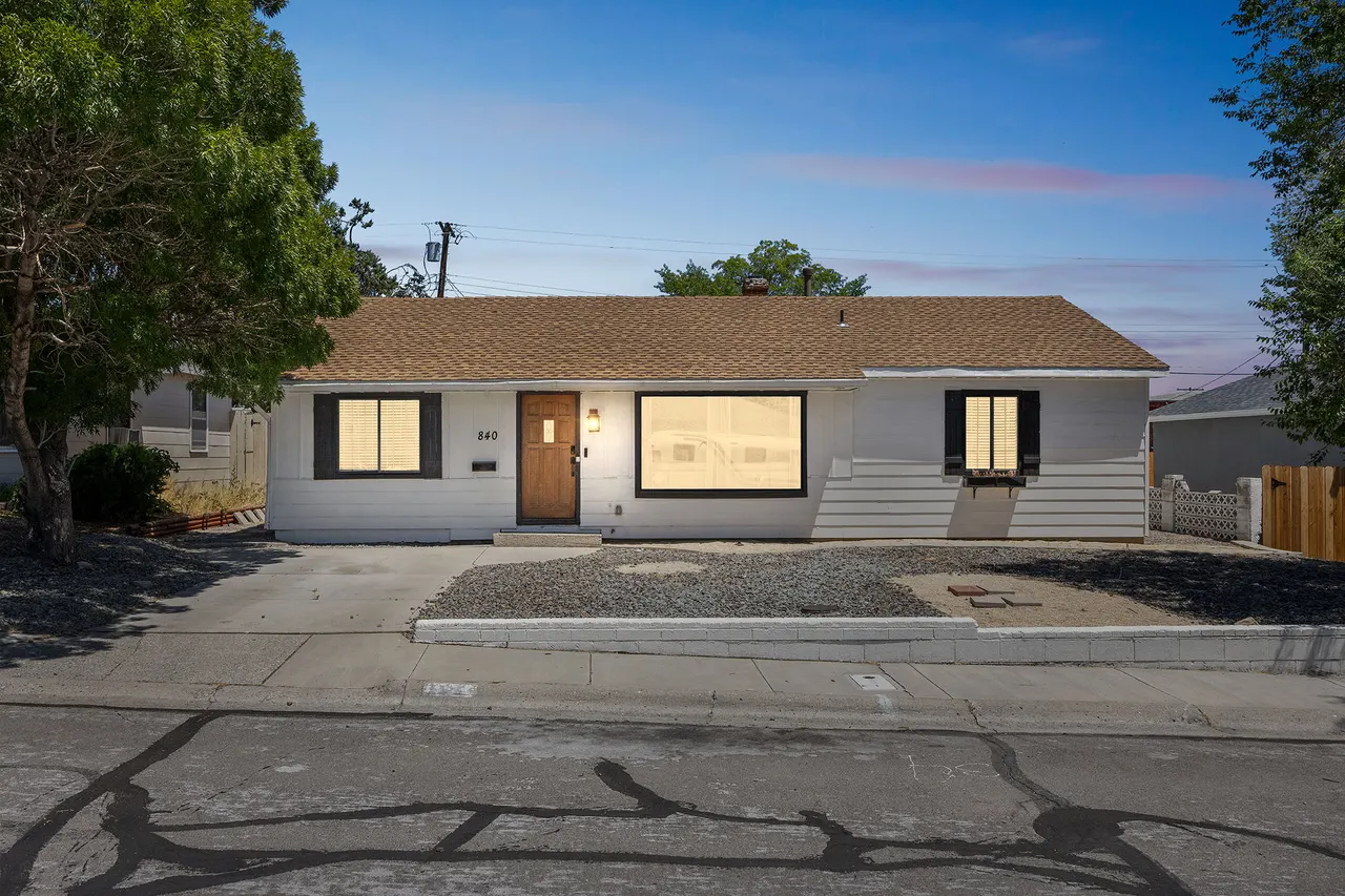 3 br/2 ba Walking Distance to Renown and VA